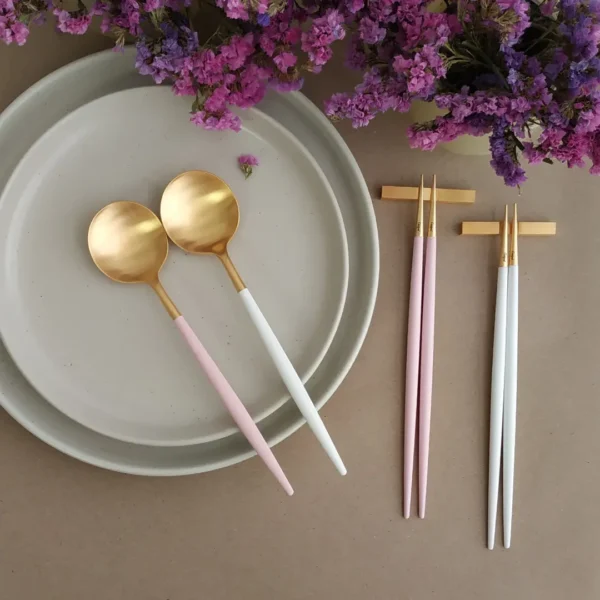 Goa Chopsticks Set (3 pcs) by Cutipol - Matte Gold, Pink & White - Orpheu Decor