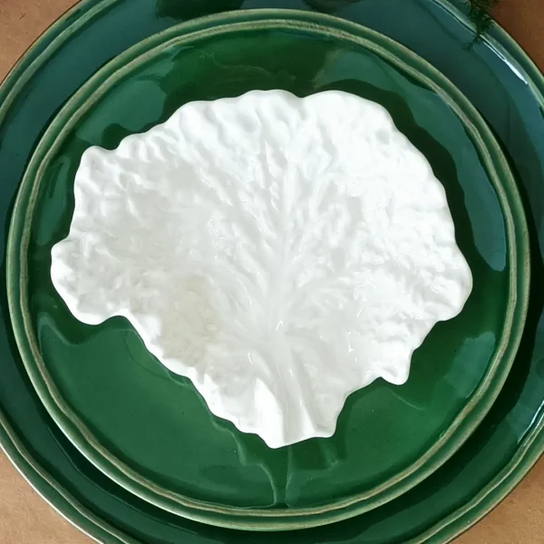 “The Lettuce” Plate, 18 cm by Laboratório D’Estórias - White