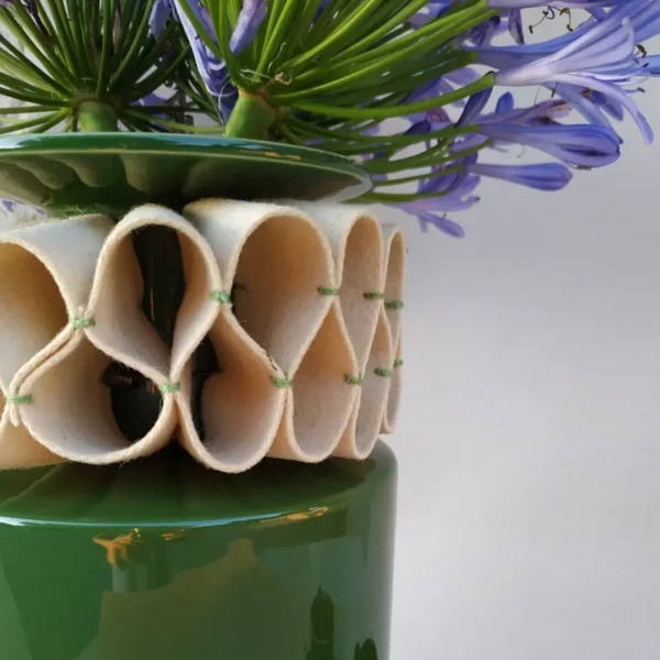 Le Vase à collerettes, 30 cm by Laboratório D’Estórias - Chrome Green - A.LE033V - Orpheu Decor