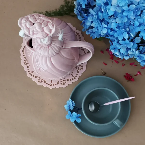 The Varina’s 5 o’clock Tea Pot, 1 L by Laboratório D’Estórias - Pink - ALE.020.R - Orpheu Decor